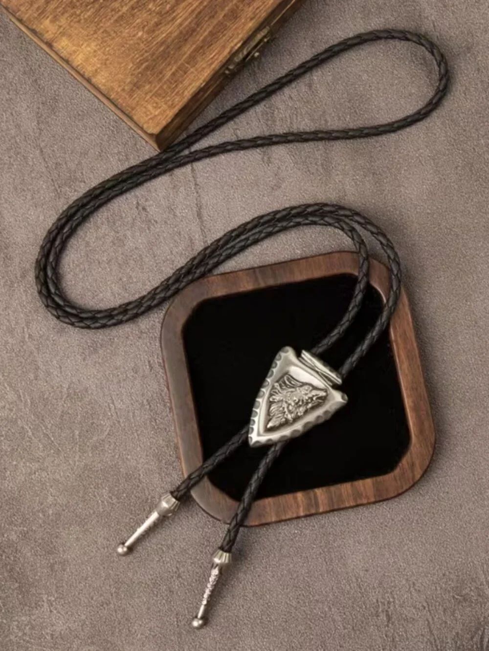 NWT Wolf Arrowhead Bolo Tie Western Cowboy Vintage Pendant Necklace Black